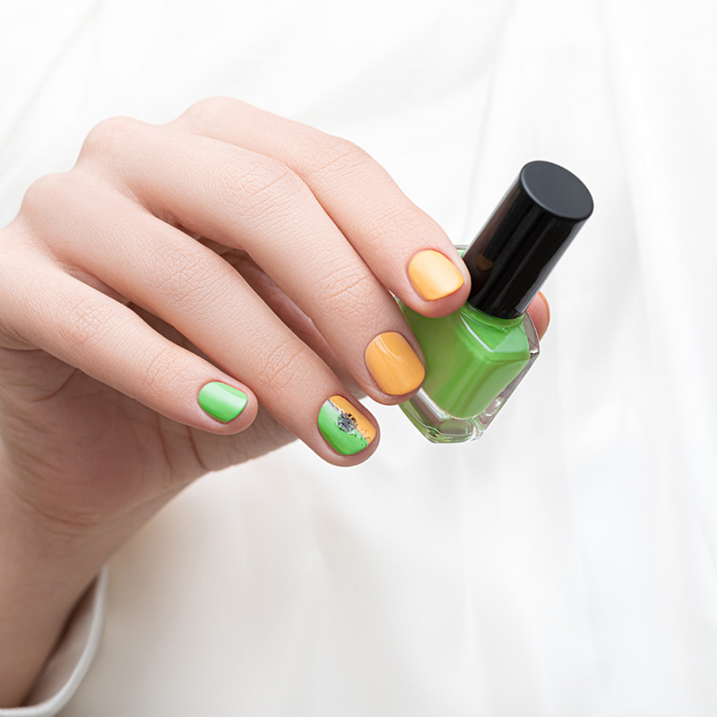Nail polish in summer, no baking and lasting